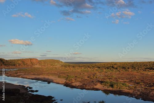 Afrikanischer Busch - Krügerpark - Olifants River / African Bush - Kruger Park - Olifants River /