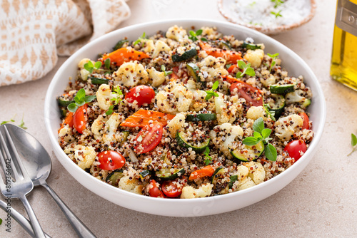 Quinoa and roasted vegetables salad bowl