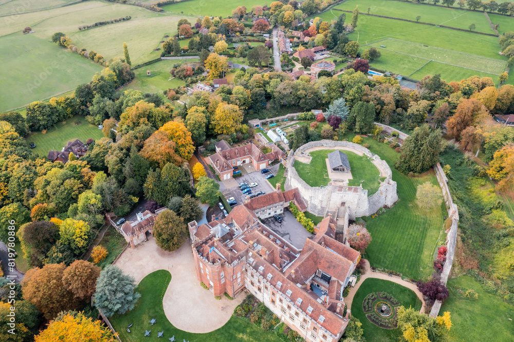 Φωτογραφία beautiful aerial view of Farnham Castle, South England, Surrey, United Kingdom