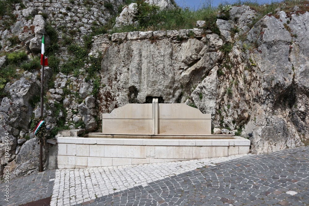 Macchiagodena - Monumento ai Caduti in Piazza Ottavio De Salvio