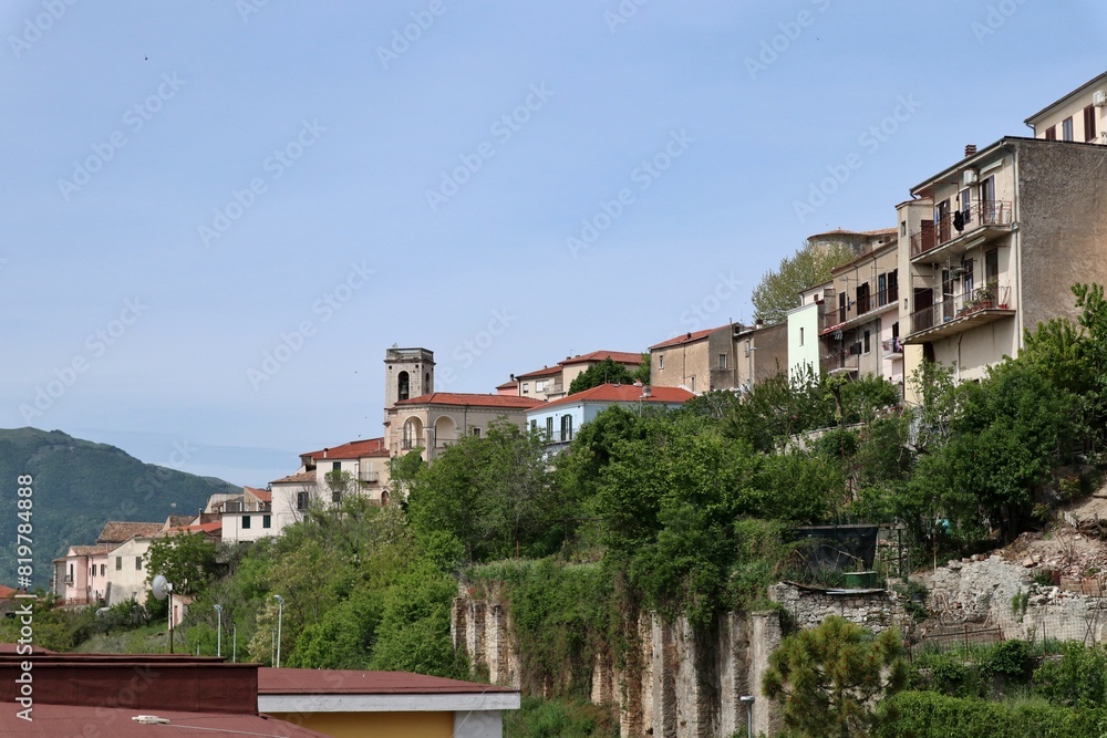 Macchiagodena - Scorcio del centro storico dalla strada provinciale