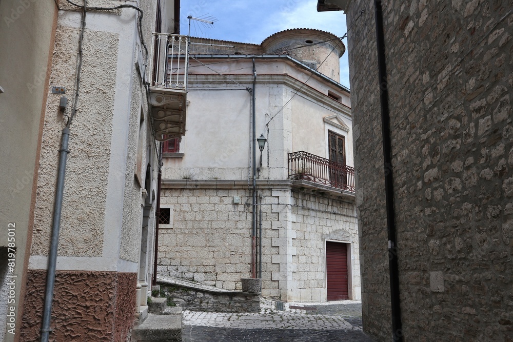 Macchiagodena - Scorcio di Palazzo dell'Olmo da Via XI Febbraio