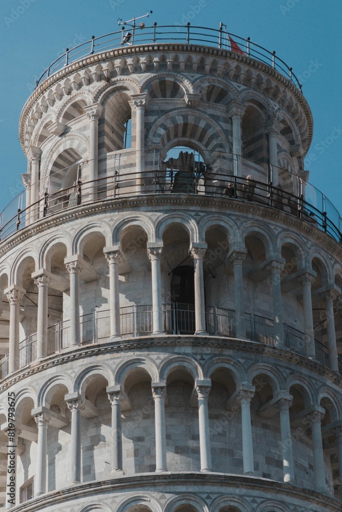 Naklejka premium the tower of pisa in italy is made with multiple round elements
