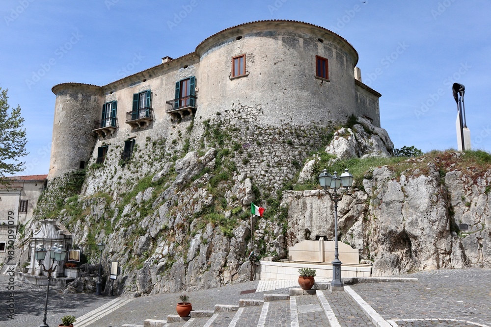 Macchiagodena - Castello Baronale dalla scalinata di Piazza Ottavio De Salvio