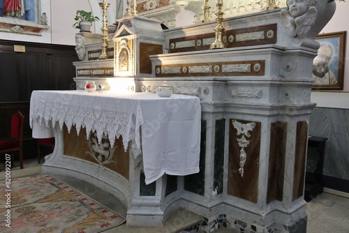 Obraz na płótnie Macchiagodena - Altare in marmo nella Chiesa di Sant'Antonio di Padova w salonie