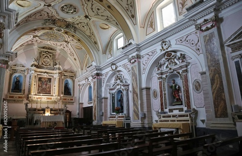 Obraz na płótnie Macchiagodena - Interno destro della Chiesa di Sant'Antonio di Padova w salonie