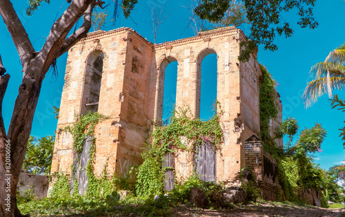 Φωτογραφία View of abandoned and decaying house