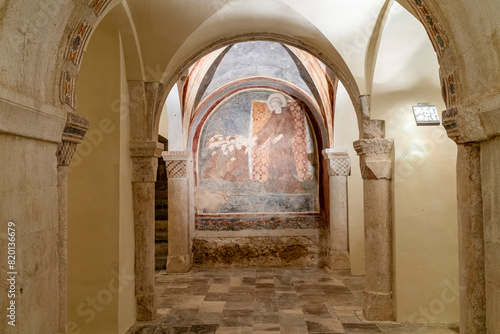 Affreschi cripta Abbazia Santo Spirito al Morrone a Sulmona in Abruzzo