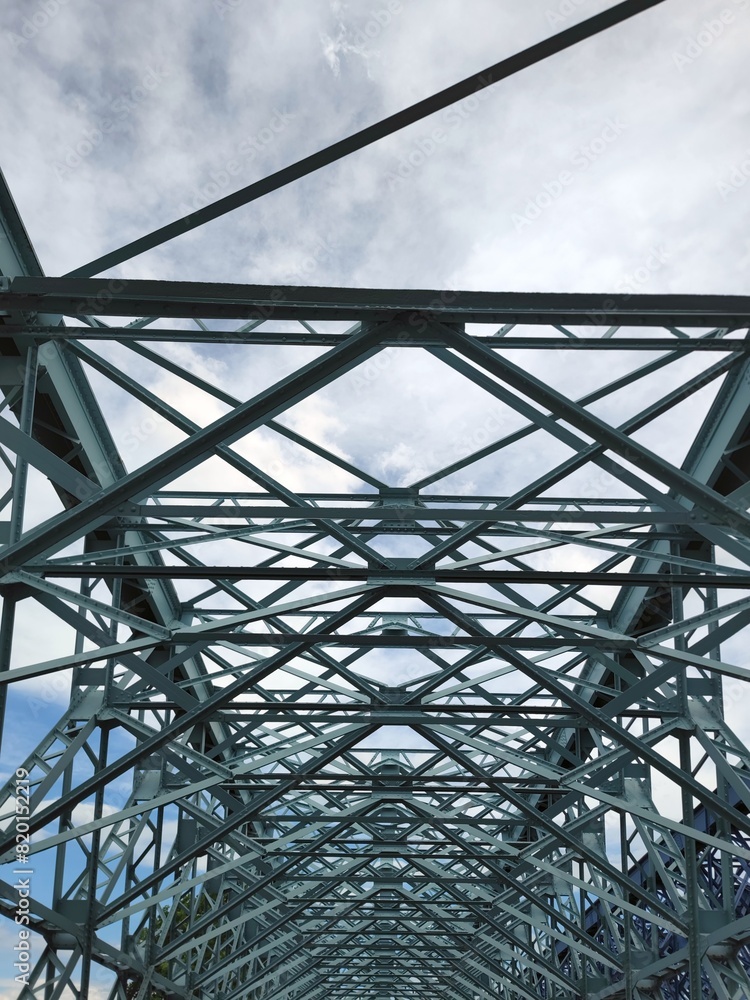 Stahlkonstruktion einer Nietenbrücke