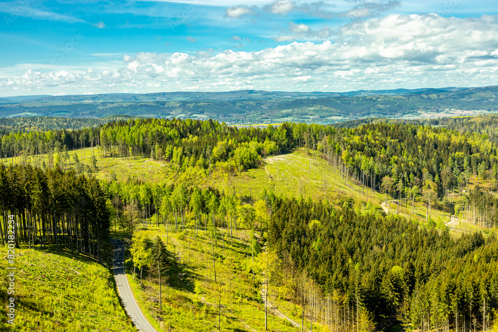 Obraz premium Eine früh morgendliche Wanderung rund um die Stadt Schmalkalden mit ihrer wunderschönen Landschaft - Thüringen - Deutschland