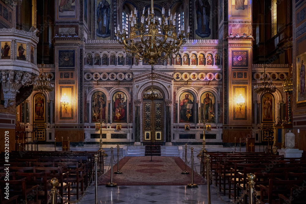 Φωτογραφία Interior of the Metropolitan Cathedral of Athens - Orthodox Catholic Church in G