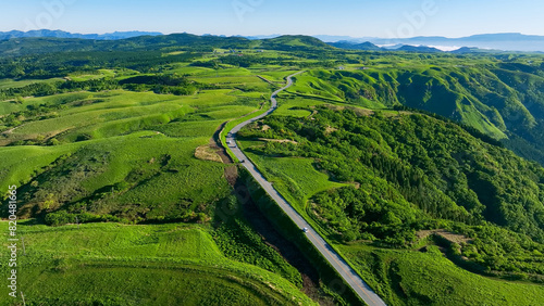 壮大な大地の風景　ドローン空撮