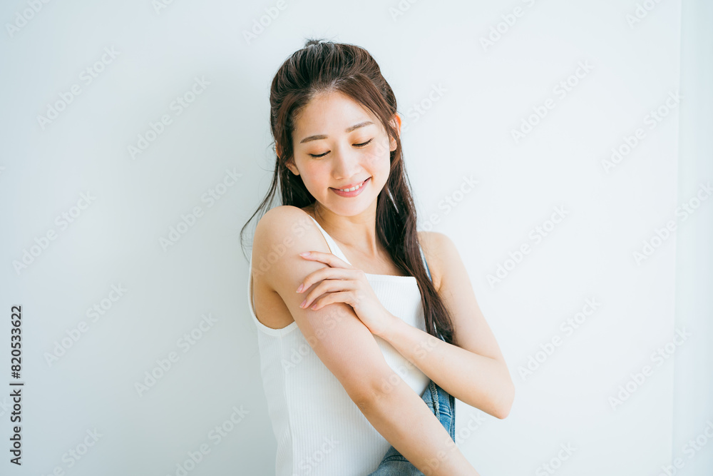 若い女性の美容イメージ	