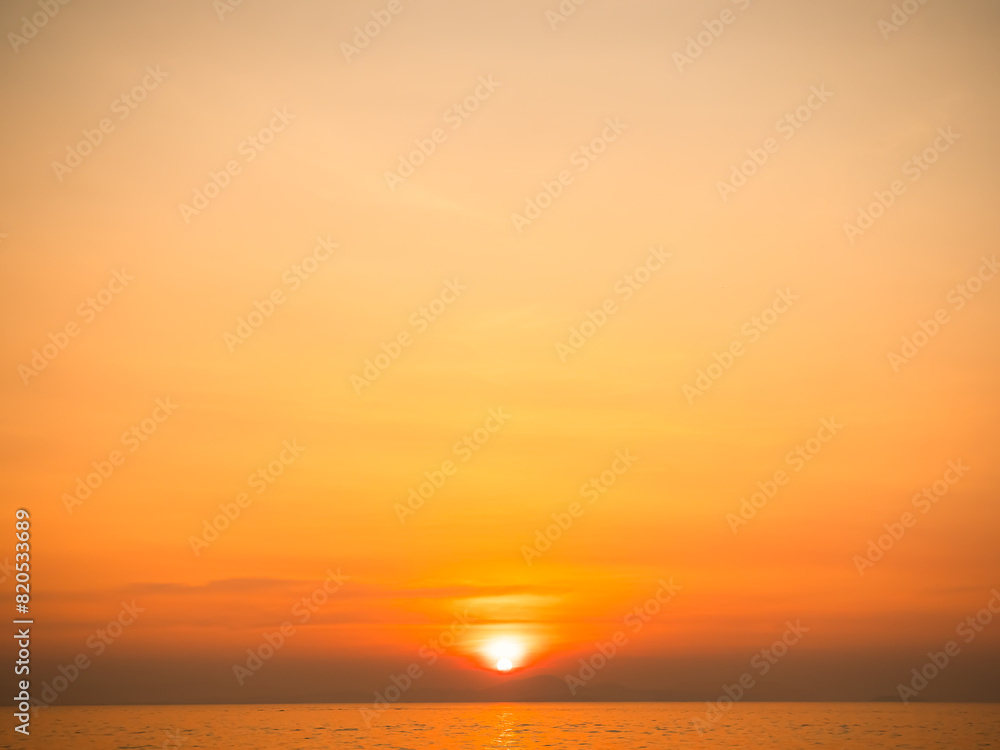 Naklejka premium Gradient Overlay Orange Sky Evening Sunset Sunrise Pastel Soft Effect Sea Ocean Beach Coast Background Pattern Abstract Texture Design Summer Nature Spring Light Beauty Template Yellow Color Wallpaper