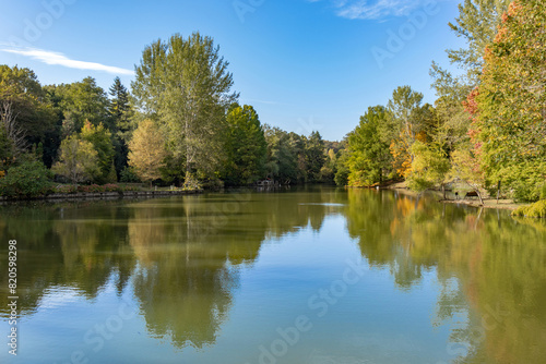 It is a very beautiful lake among the greenery in Atatürk Arboretum.