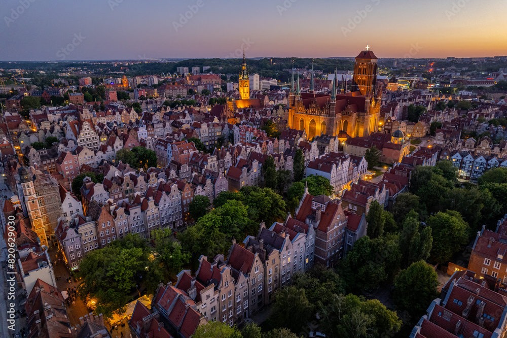 Obraz premium Aerial summer evening view of Gdansk old town, Poland