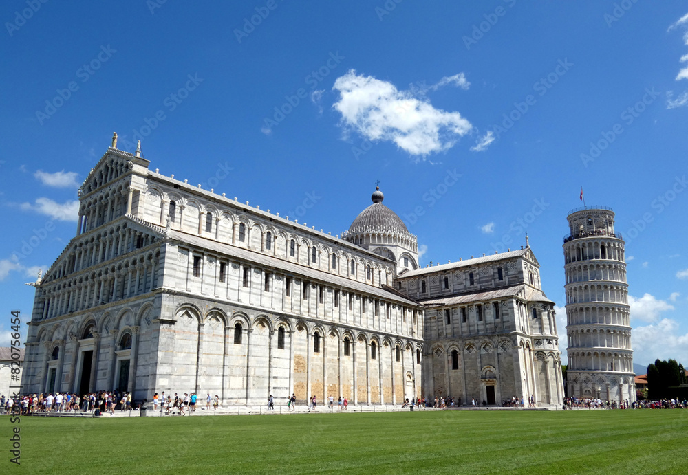 Dom Santa Maria Assunta by the Leaning Tower of Pisa (Tuscany, Italy) Dom Santa Maria Assunta by the Leaning Tower of Pisa (Tuscany, Italy)