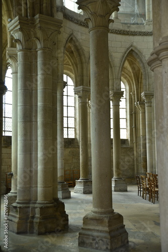 Colonnes gothiques de la cath  drale de Soissons. France