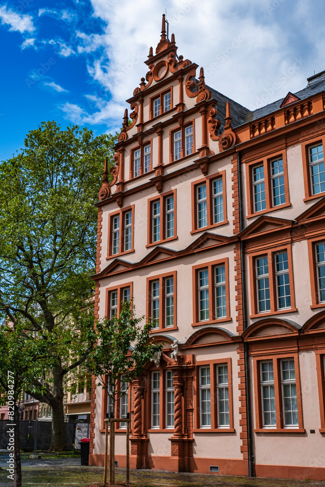 Fototapeta premium View of part of the facade of the Gutenberg Museum in the old town of Mainz