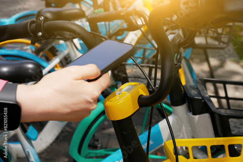 Unlocking a Shared Bicycle Using Smartphone App © 昊 周