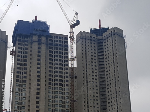 Wallpaper Mural 고층 아파트 공사중인 이미지 Torontodigital.ca