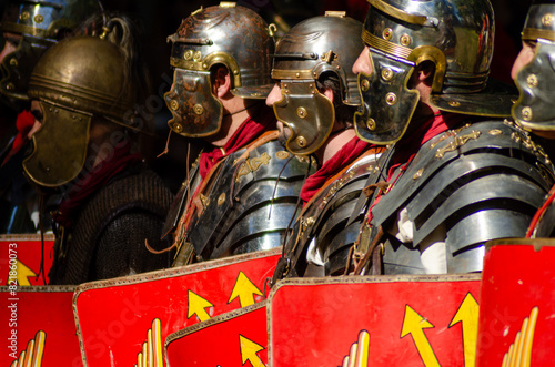 Bilde på lerret roman legionaries in formation with metal armor at a historical reenactment fest