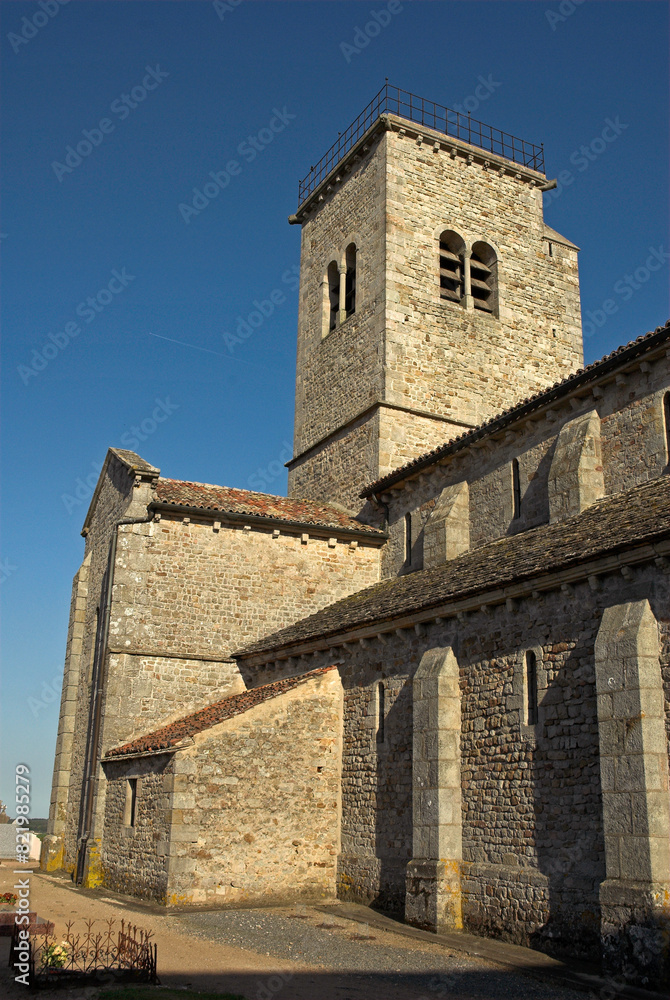 Eglise de Gourdon, XIe, Parc naturel régional du Morvan, Morvan, 71, Saône-et-Loire, France Eglise de Gourdon, XIe, Parc naturel régional du Morvan, Morvan, 71, Saône-et-Loire, France