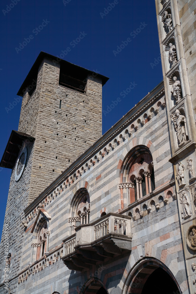 Broletto and Santa Maria Assunta, church, cathedral of Como, Italy
