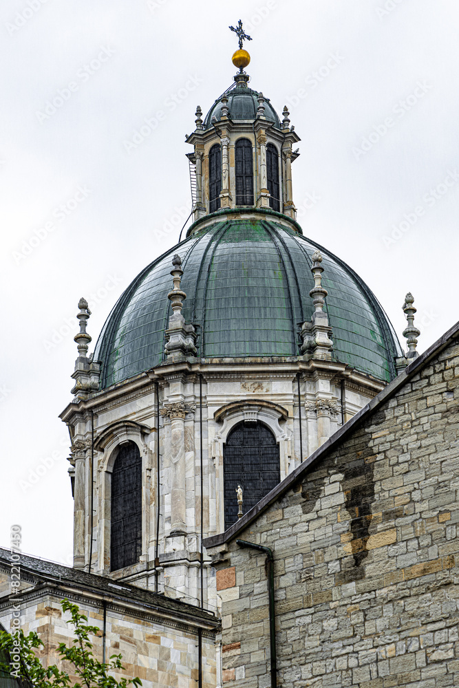 Fototapeta premium Duomo di Como - kościół rzymskokatolicki w Como, Włochy