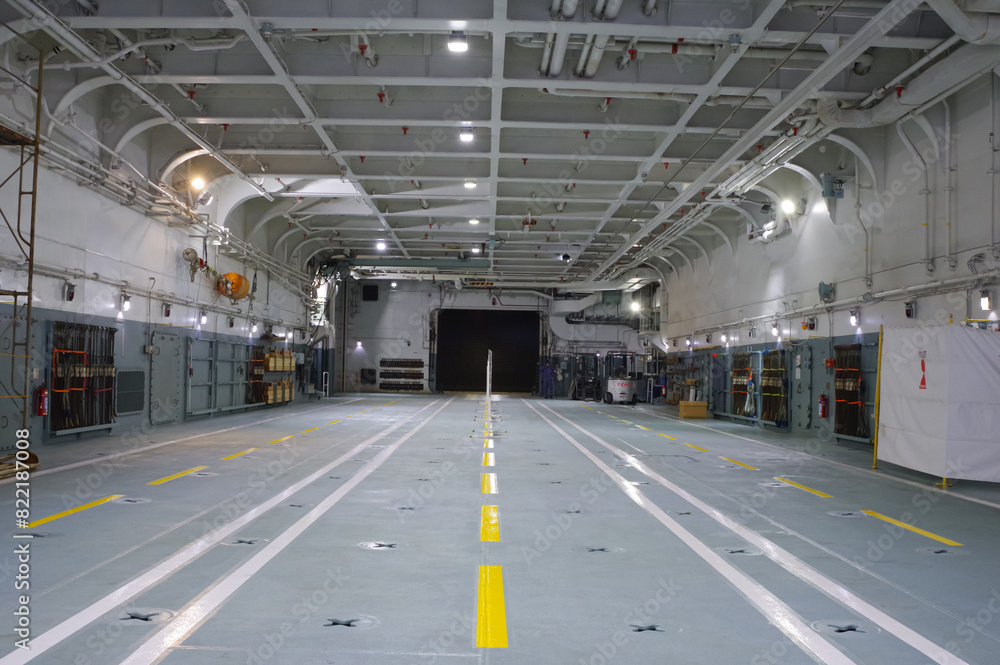 海上自衛隊の輸送艦くにさきの艦内 海上自衛隊の輸送艦くにさきの艦内