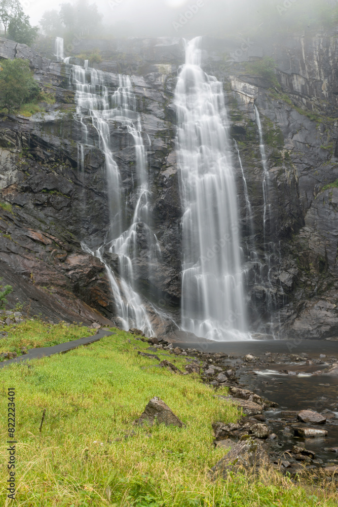 Fototapeta premium Wasserfall Vøringfossen, Eidfjord, in Norwegen