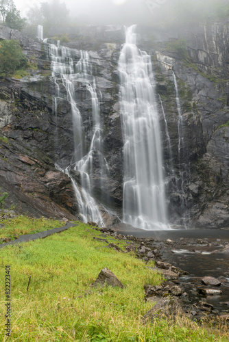  Wasserfall  V  ringfossen  Eidfjord   in Norwegen