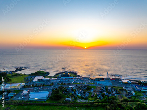 夕陽の日本海と九十九島（秋田県にかほ市） photo