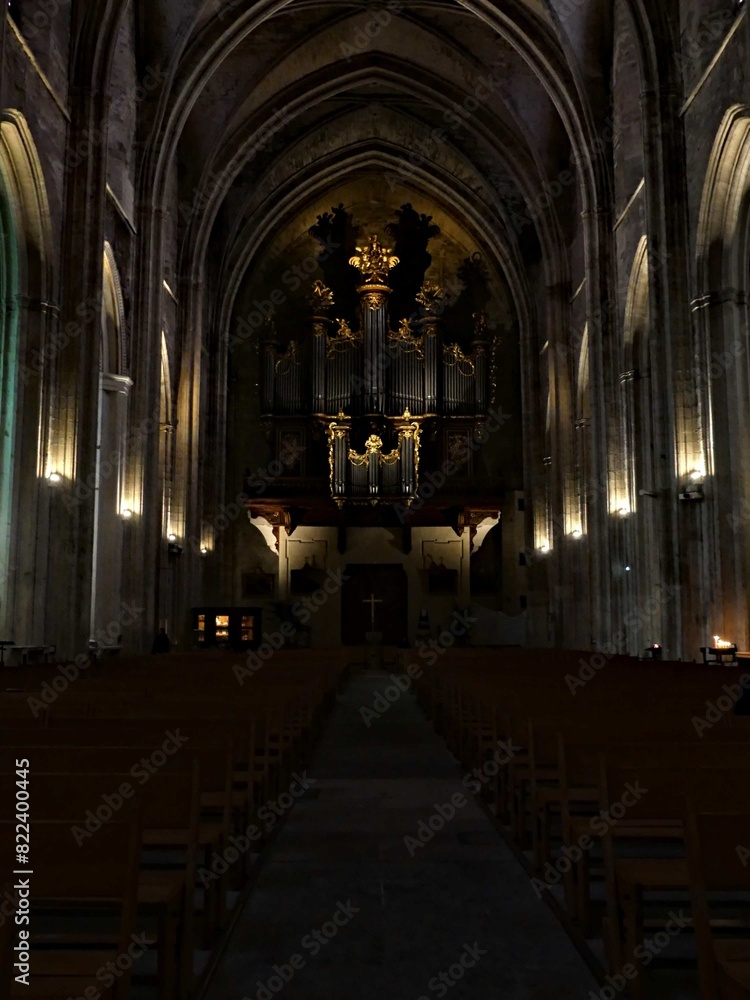 Obraz premium Montpellier May 2024: Visit the magnificent city of Montpellier in Occitanie. Street photos - View of Saint Pierre Cathedral
