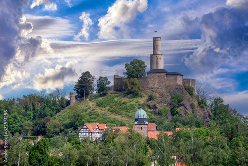 Felsburg bei Felsberg am Abend