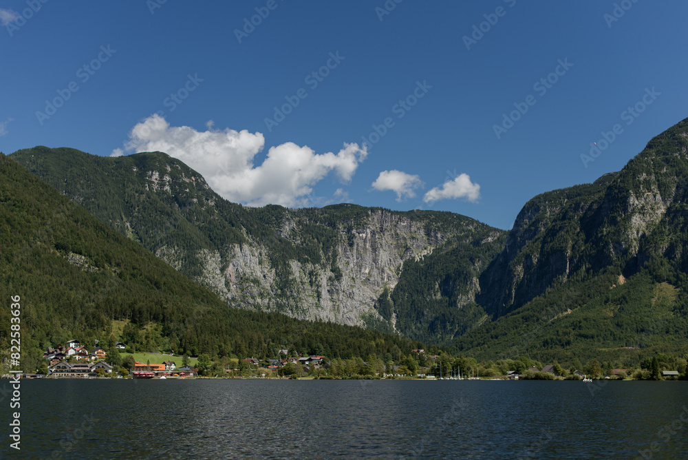 Fototapeta premium View of Obertraun from boat