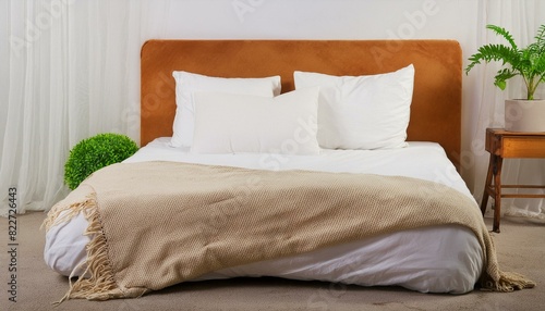 bed and pillows © Nolan