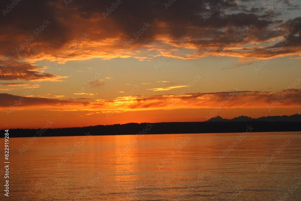 Fototapeta premium sunset over the river