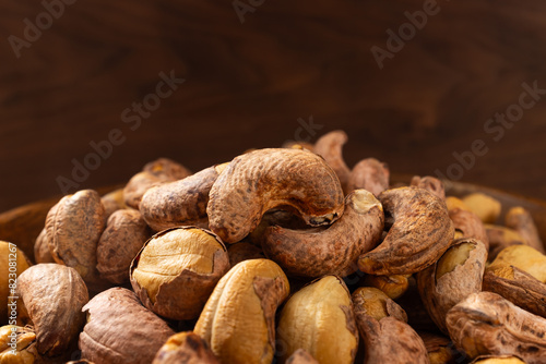 Roasted cashew nuts with shells