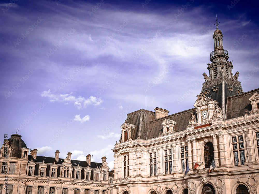 Obraz premium Downtown Poitiers Unveiled: Captivating Street Views in France