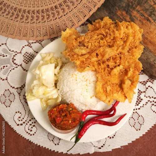 nasi dan telur , rice and chili