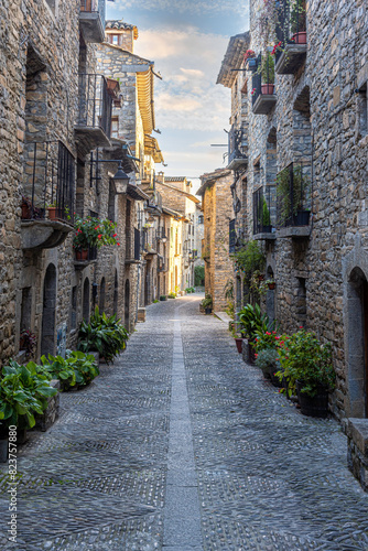 The beautiful town of Ainsa, you can find these beautiful corners to photograph, Huesca, Spain
