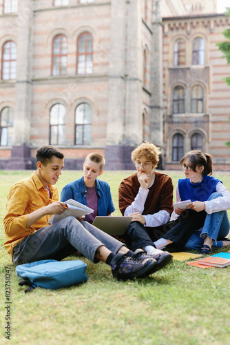 International students collaborate on project outdoors photo