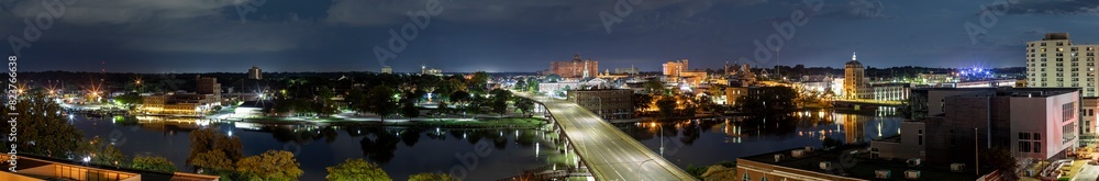 Fototapeta premium Night Time Cityscape Panorama