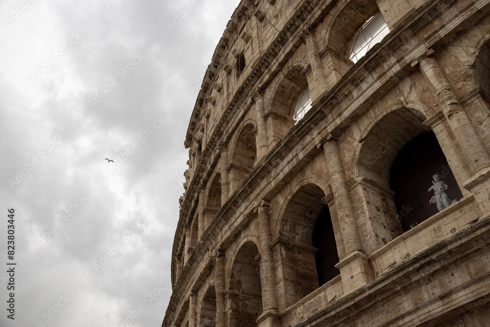 Fototapeta premium colosseum exterior low angle