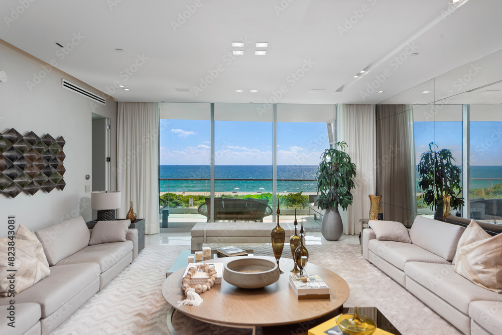 Obraz premium Living room view of condo in Miami Beach