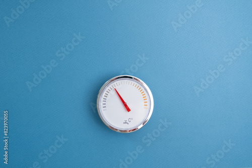 Canvas-taulu All temperature sensors indicate the temperature of the hot water pipe