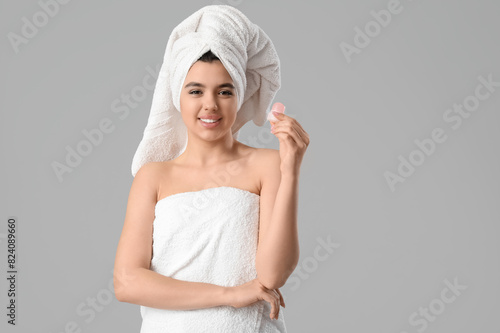 Happy smiling young woman i...