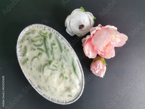 Lod Chong cake, dessert from Thailand, sweet and delicious taste made from pandan flour and coconut milk.