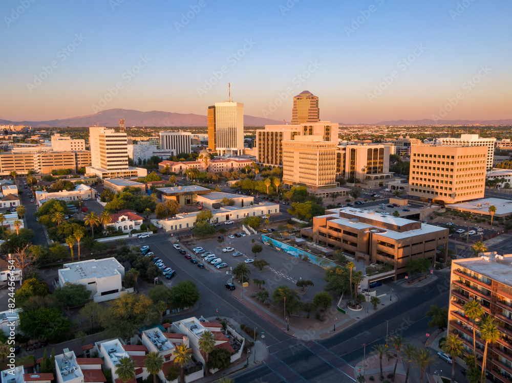 Obraz premium City skyline of downtown Tuscon at sunset, Arizona, United States of America.